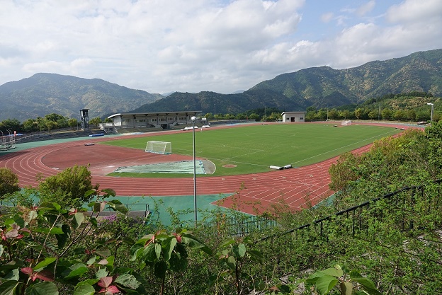 丸山公園陸上競技場